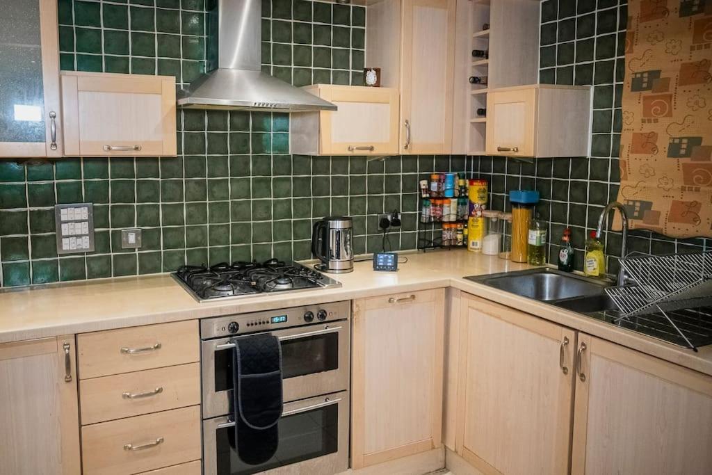 1-Bed Flat In Ocean Village سوثامبتون المظهر الخارجي الصورة