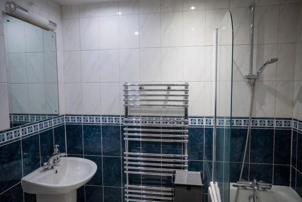1-Bed Flat In Ocean Village سوثامبتون المظهر الخارجي الصورة